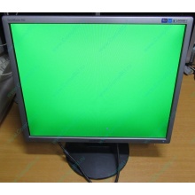 Монитор 19" Samsung SyncMaster 943N на экране малозаметные царапинки (Нальчик)